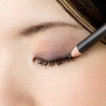 How to Apply Eye Liner?