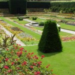 How to Choose the Materials for Your Garden’s Horizontal Surfaces