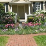 How to Design a Small Garden Which Slope towards the House