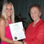 How to Apply for Cheerleading Scholarships