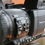 How to Change the Dimensions of the Digital Photo in a Camcorder